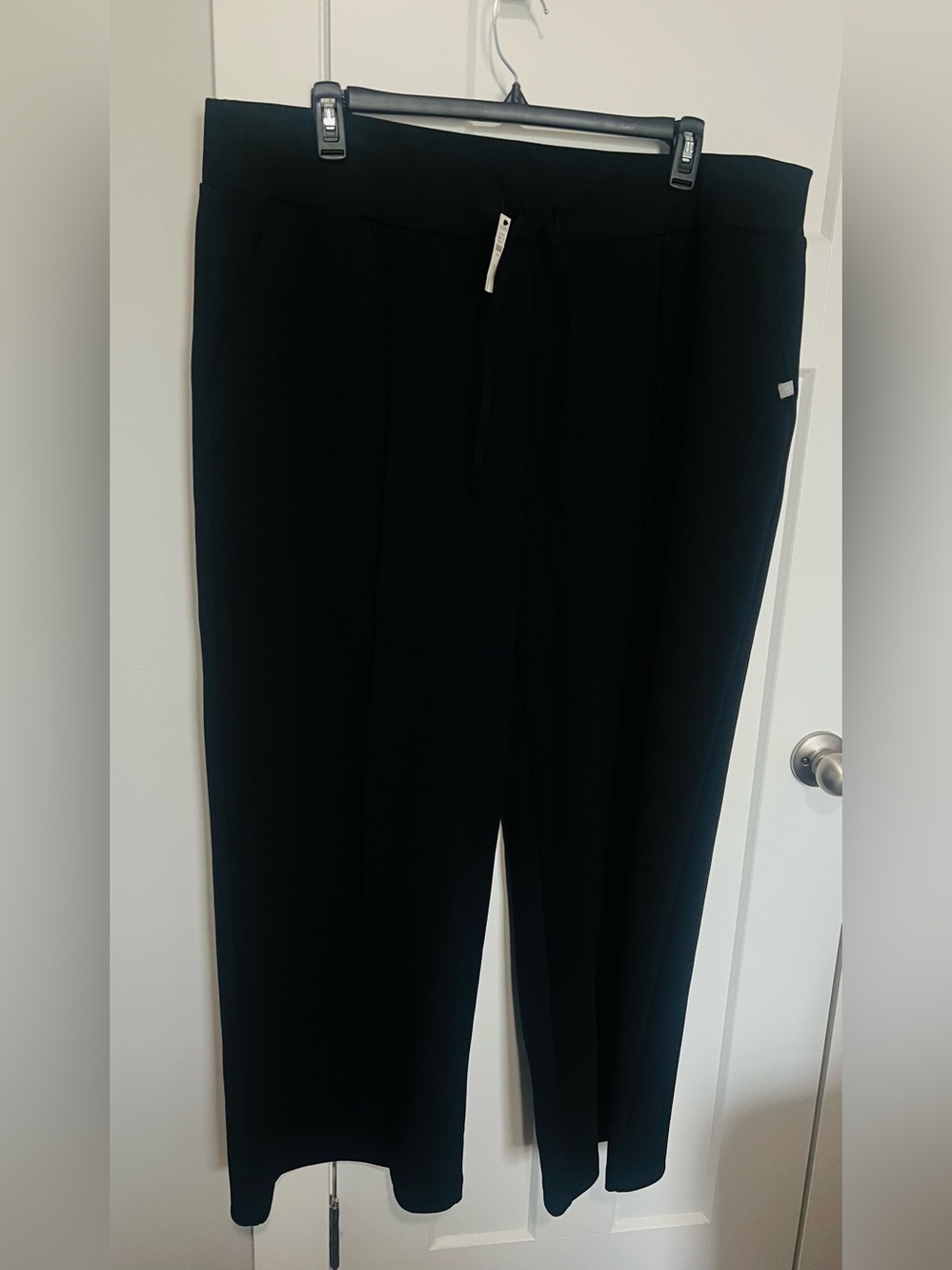 Talbots women’s Black Pull-On Dress Pants